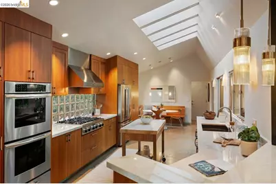 12131 Skyline Blvd, Oakland, CA 94619 - Photo 25