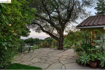 12131 Skyline Blvd, Oakland, CA 94619 - Photo 49