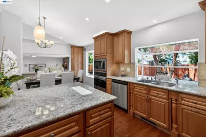 811 Seville Pl, Fremont, CA 94539 - Photo 11