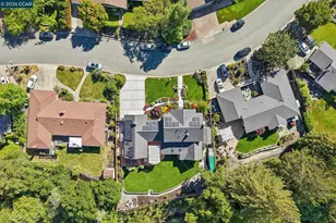 275 Deerfield Dr, Moraga, CA 94556 - Photo 3