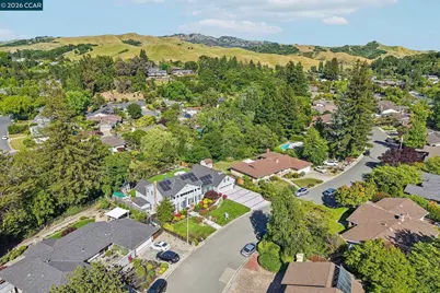 275 Deerfield Dr, Moraga, CA 94556 - Photo 61