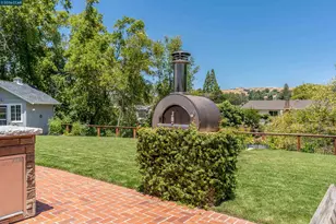 275 Deerfield Dr, Moraga, CA 94556 - Photo 49