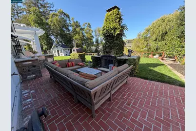 275 Deerfield Dr, Moraga, CA 94556 - Photo 9