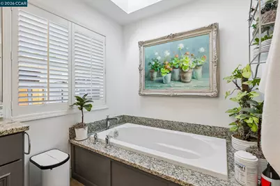275 Deerfield Dr, Moraga, CA 94556 - Photo 29
