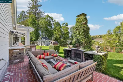 275 Deerfield Dr, Moraga, CA 94556 - Photo 51