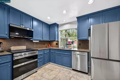 1892 London Dr, Benicia, CA 94510 - Photo 5