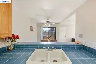 263 Famoso Plaza, Union City, CA 94587 - Photo 15