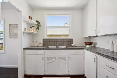 3039 Kansas St, Oakland, CA 94602 - Photo 17