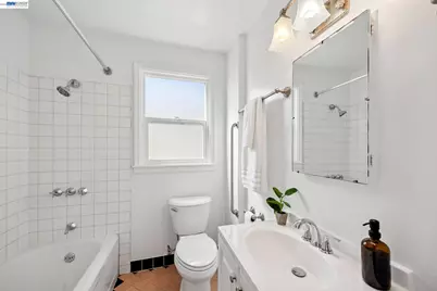3039 Kansas St, Oakland, CA 94602 - Photo 29