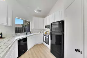 4900 Fairmont Ct, Fairfield, CA 94534 - Photo 13