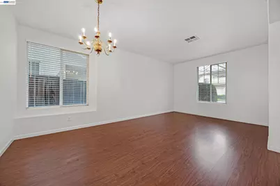 448 Burlington Dr, Tracy, CA 95376 - Photo 5