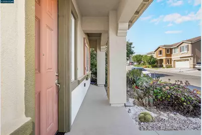 2138 Yellow Rose Cir, Fairfield, CA 94534 - Photo 9