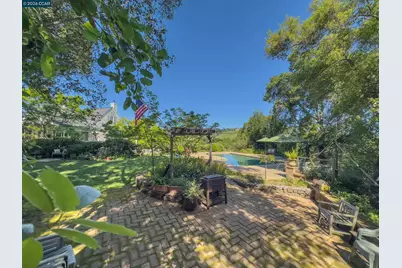 84 Quail Ln, Martinez, CA 94553 - Photo 5