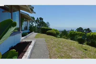 5623 Bacon, Oakland, CA 94619 - Photo 3
