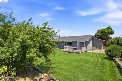 1087 Jensen Dr, Pittsburg, CA 94565 - Photo 23