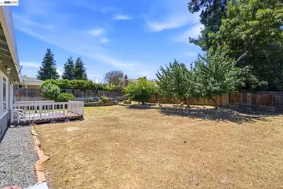 1087 Jensen Dr, Pittsburg, CA 94565 - Photo 21