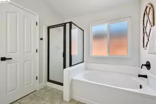 9020 Pembridge Dr, Elk Grove, CA 95624 - Photo 25