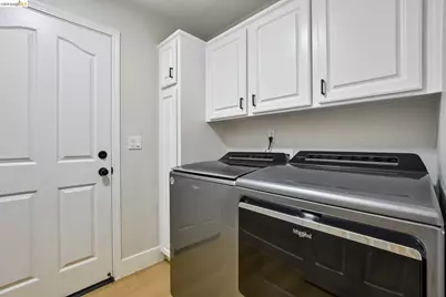 9020 Pembridge Dr, Elk Grove, CA 95624 - Photo 35