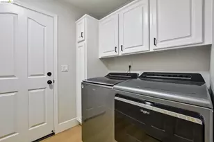 9020 Pembridge Dr, Elk Grove, CA 95624 - Photo 35