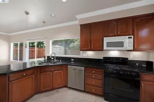 406 Grenadine Way, Hercules, CA 94547 - Photo 9
