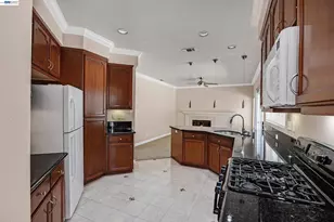406 Grenadine Way, Hercules, CA 94547 - Photo 11