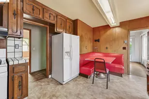 8115 Iris St, Oakland, CA 94605 - Photo 13