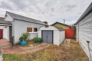 8115 Iris St, Oakland, CA 94605 - Photo 27