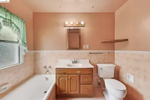 8115 Iris St, Oakland, CA 94605 - Photo 21