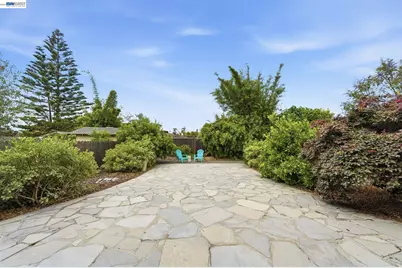5137 Fairfax Ave, Oakland, CA 94601 - Photo 35