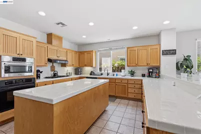 6845 New Melones Cir, Discovery Bay, CA 94505 - Photo 15