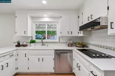 152 Tharp Dr, Moraga, CA 94556 - Photo 13
