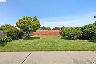 1475 166th Ave, Ashland, CA 94578 - Photo 3