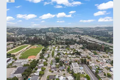 20048 Sapphire St, Castro Valley, CA 94546 - Photo 41