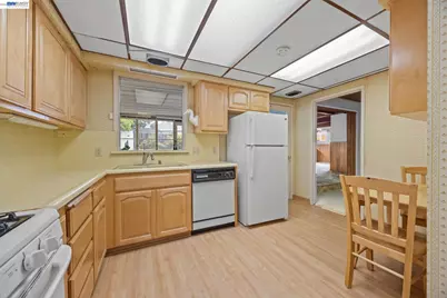 20048 Sapphire St, Castro Valley, CA 94546 - Photo 23