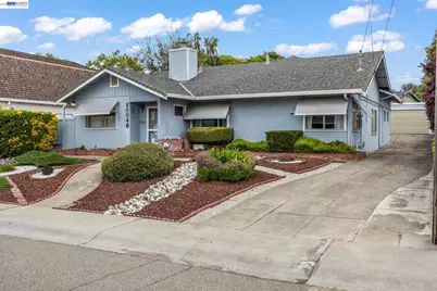 20048 Sapphire St, Castro Valley, CA 94546 - Photo 3