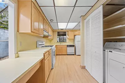 20048 Sapphire St, Castro Valley, CA 94546 - Photo 21