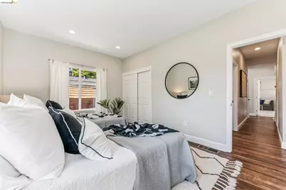6935 Chambers Dr, Oakland, CA 94611 - Photo 21