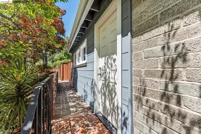 6935 Chambers Dr, Oakland, CA 94611 - Photo 51
