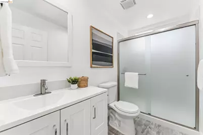 6935 Chambers Dr, Oakland, CA 94611 - Photo 29