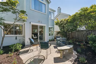 39 Benedict Ct, Alameda, CA 94502 - Photo 37