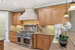 201 Westridge Dr, Santa Clara, CA 95050 - Photo 15