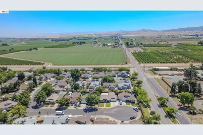 4538 Ford Ct, Brentwood, CA 94513 - Photo 7