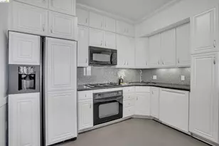 6363 Christie Ave, Emeryville, CA 94608 - Photo 17