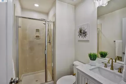 530 Cottage Park Dr, Hayward, CA 94544 - Photo 17