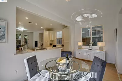 530 Cottage Park Dr, Hayward, CA 94544 - Photo 3