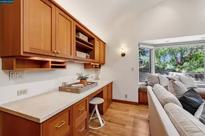 90 Overhill Rd, Orinda, CA 94563 - Photo 33