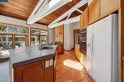 90 Overhill Rd, Orinda, CA 94563 - Photo 25
