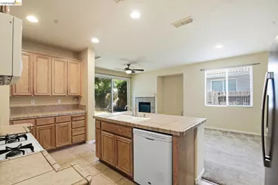 10052 Tittle Way, Elk Grove, CA 95757 - Photo 17