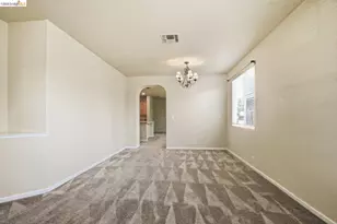 10052 Tittle Way, Elk Grove, CA 95757 - Photo 5