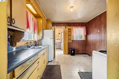 10737 Pearmain St, Oakland, CA 94603 - Photo 15